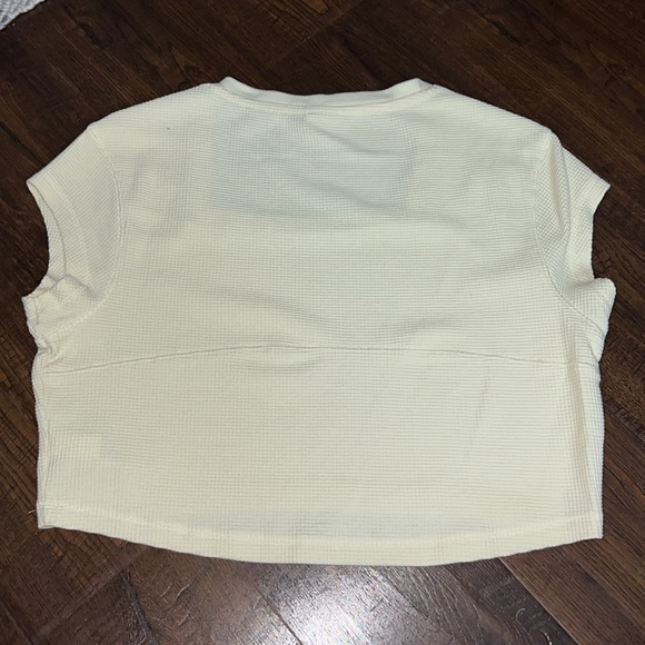 Gymshark Pause Crop Top - Picture 5 of 9